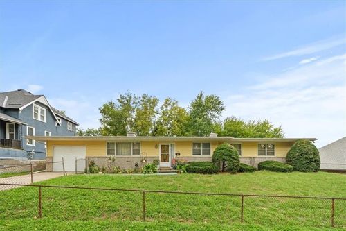 126 Olive St, Kansas City, MO, 64124-1619 | Card Image
