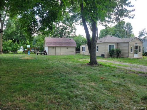 18940 Filmore St, Livonia, MI, 48152-3049 | Card Image