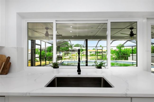 6508 Senegal Palm Way, House other with 3 bedrooms, 2 bathrooms and null parking in APOLLO BEACH FL | Image 14