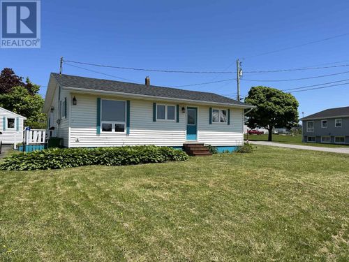 7 Colville St, Souris, PE, C0A2B0 | Card Image