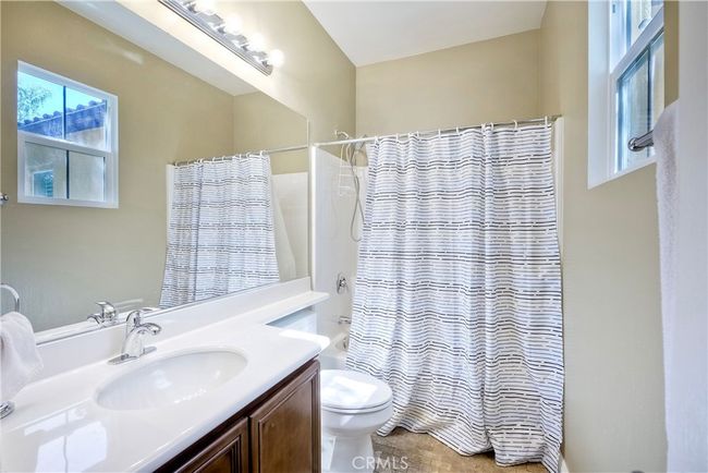 Secondary ensuite bath with shower/tub combination | Image 25