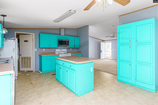 1808 Whetstone Rd, House other with 5 bedrooms, 3 bathrooms and null parking in Swansea SC | Image 7