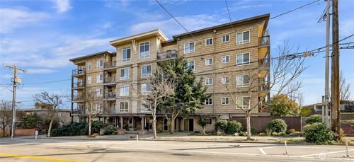 apt-106-3015 Sw Avalon Way, Seattle, WA, 98126-4444 | Card Image