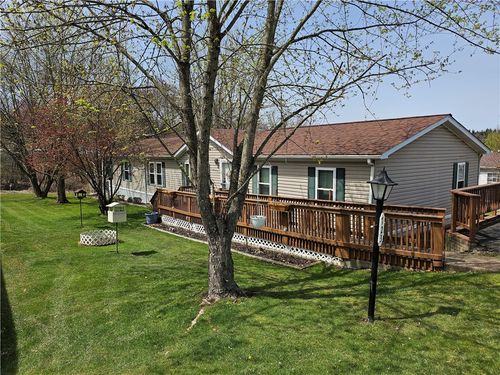 723 Joy Ln, Butler, PA, 16001-8181 | Card Image