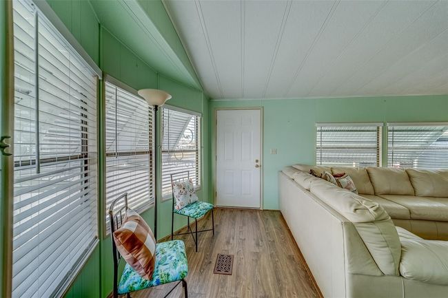 148 Gull Aire Blvd, House other with 2 bedrooms, 2 bathrooms and null parking in OLDSMAR FL | Image 5