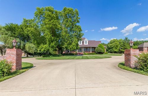 1518 Arbour Dr, Lebanon, MO, 65536-4477 | Card Image