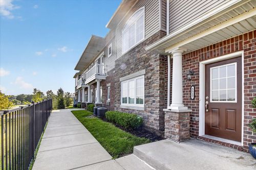 5512 Arbor Chase Dr, Ann Arbor, MI, 48103-3516 | Card Image