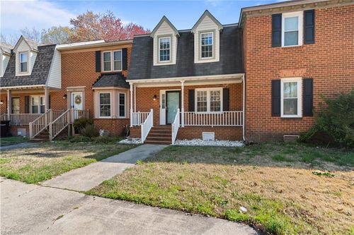 345 Middle Oaks Drive, Chesapeake, VA, 23322 | Card Image