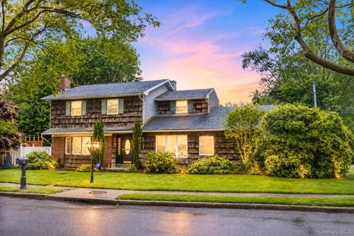 2 Bartel Dr, Greenlawn, NY, 11740-2202 | Card Image