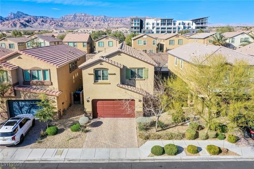 6643 Breakwater Reef St, Las Vegas, NV, 89149-5266 | Card Image