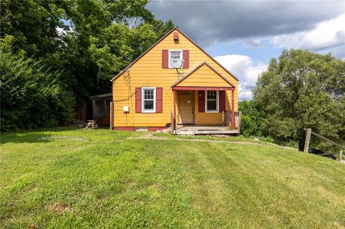 3127 Southern Dr, South Park, PA, 15129-9402 | Card Image