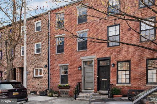 2426 Pine St, PHILADELPHIA, PA, 19103-6417 | Card Image