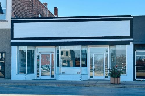 146 W Main St, LENA, IL, 61048-9247 | Card Image