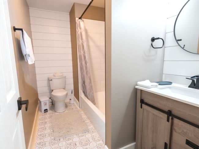 Full Bathroom Mian Floor | Image 11