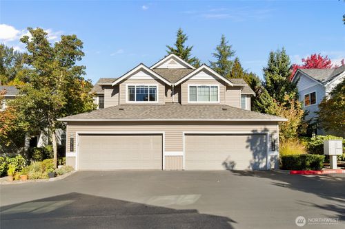 23124 Ne 8th Pl, Sammamish, WA, 98074-3692 | Card Image