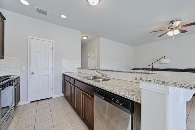1409 Bedlington Ln, Condo with 3 bedrooms, 3 bathrooms and 2 parking in Austin TX | Image 11