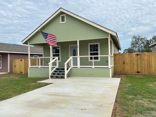 708 E 5th St, Nixon, TX, 78140 | Card Image