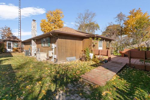 212 Lakeside Dr, Walkerton, IN, 46574-9533 | Card Image