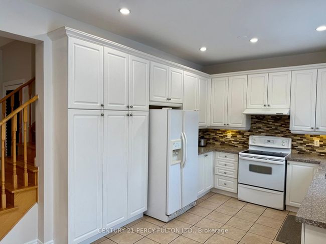 17 Ambercroft St, House other with 5 bedrooms, 4 bathrooms and 2 parking in Markham ON | Image 8