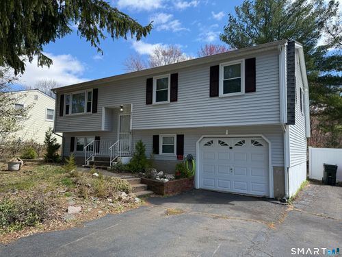321 Knob Hill Rd, Meriden, CT, 06451-4933 | Card Image
