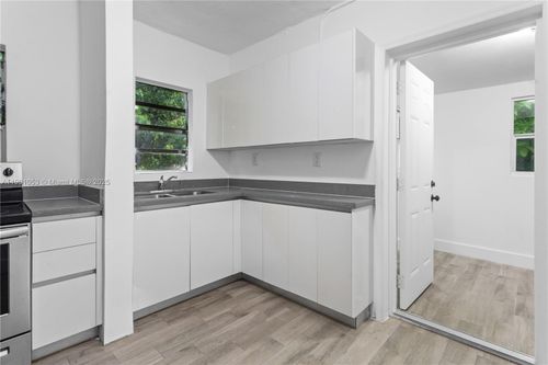 3-27 Ne 60th Ter, Miami, FL, 33137-2020 | Card Image