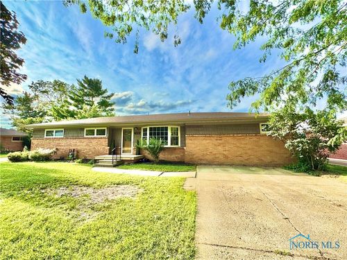 4037 Wise St, Northwood, OH, 43619-1747 | Card Image