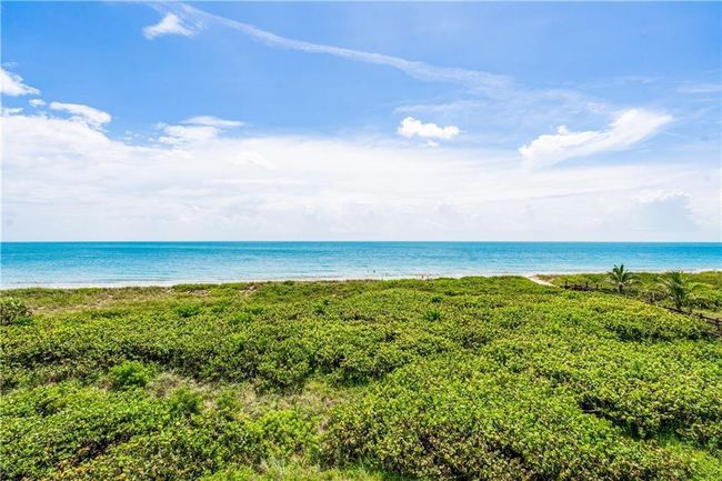 APT-402 - 3702 N Highway A1a, Condo with 3 bedrooms, 3 bathrooms and null parking in Hutchinson Island FL | Image 7