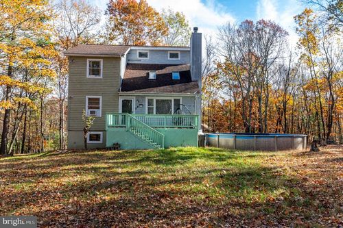 1010 Acorn Ln, East Stroudsburg, PA, 18302-8491 | Card Image