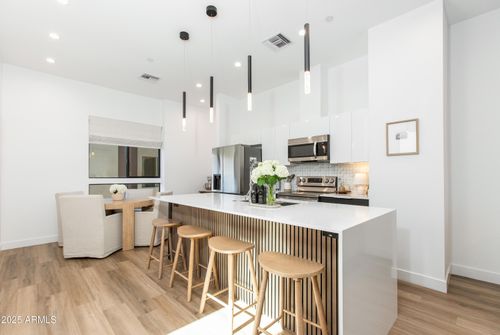 unit-37-4220 N 32nd St, Phoenix, AZ, 85018-4757 | Card Image