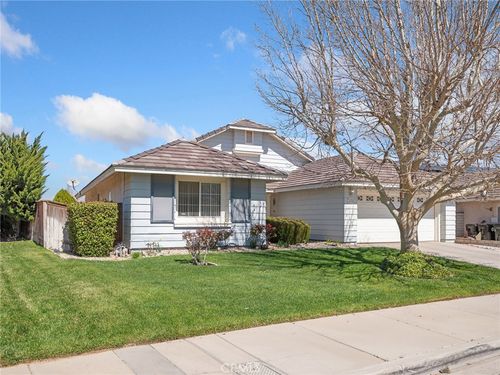 15208 Indian Springs Dr, Victorville, CA, 92394 | Card Image