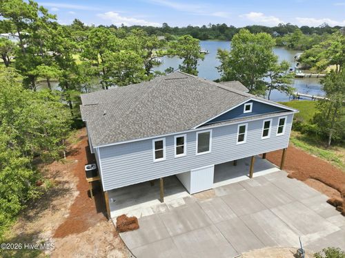204 Ashley Pl, Swansboro, NC, 28584-8711 | Card Image