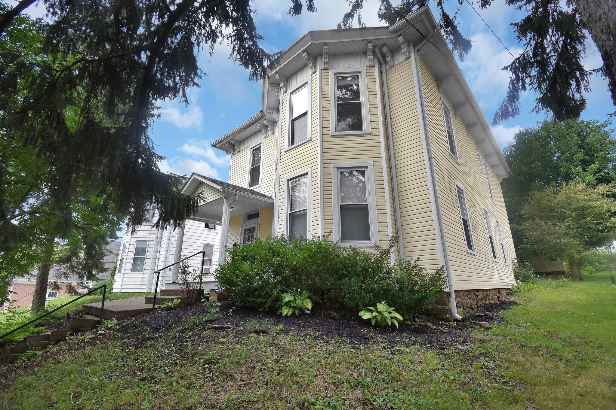 Vine St, Mount Vernon, OH 43050
