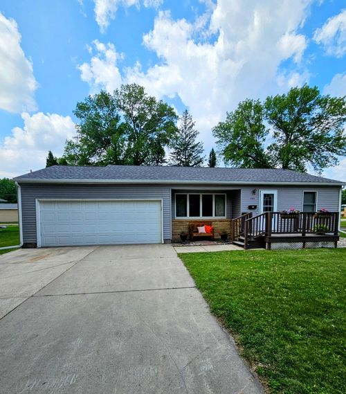 1221 N 6th St, Montevideo, MN, 56265-1123 | Card Image
