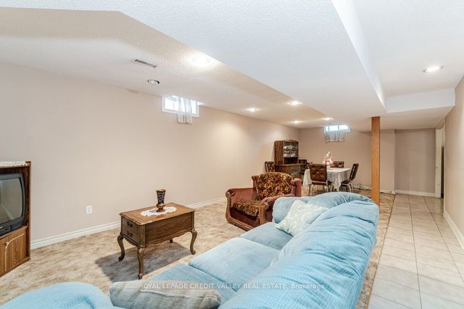 10 Polygon Crt, House other with 4 bedrooms, 3 bathrooms and 4 parking in Brampton ON | Image 29