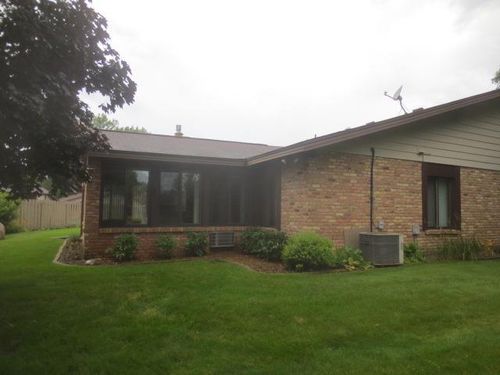 1160 Black Oaks Ln N, Plymouth, MN, 55447-3110 | Card Image