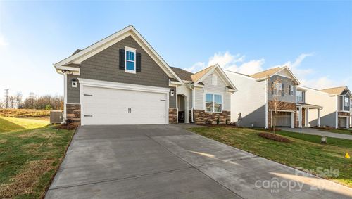 41 Woodvale Dr, Waynesville, NC, 28786-1509 | Card Image