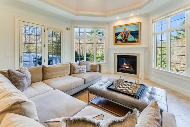 7 Ashley Ct, House other with 5 bedrooms, 9 bathrooms and 10 parking in Lynnfield MA | Image 5