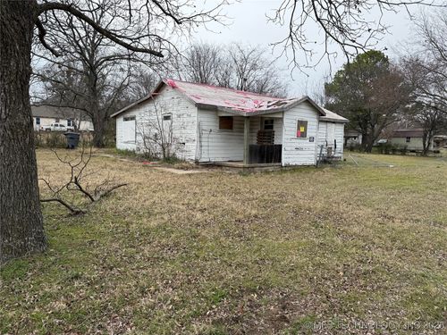 923 E Main St, Ardmore, OK, 73401-7933 | Card Image