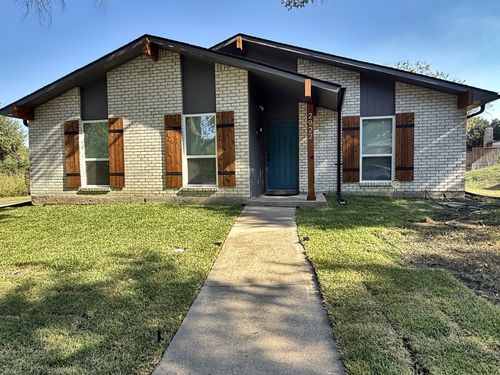 2922 Ashglen Dr, Garland, TX, 75043-6005 | Card Image