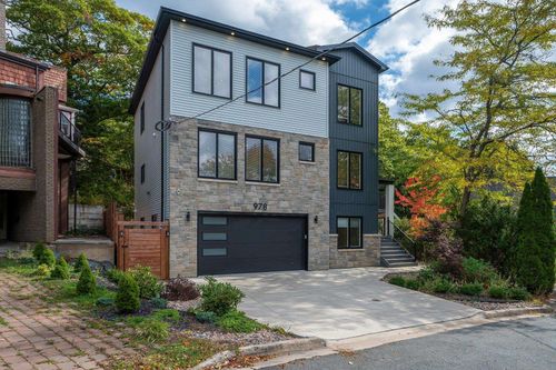 978 Winwick Rd, Halifax, NS, B3H4L5 | Card Image