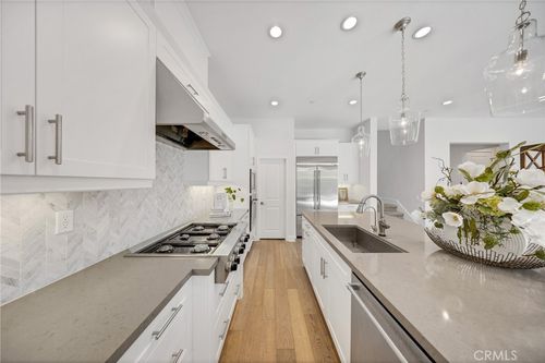 72 English Saddle, Irvine, CA, 92602-1839 | Card Image