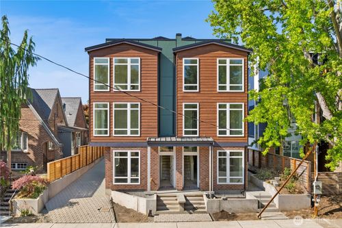 1704 N 47th St, Seattle, WA, 98103 | Card Image