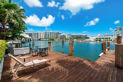 6535 Allison Rd, Miami Beach, FL, 33141-4508 | Card Image