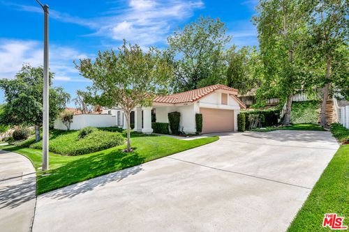 15724 Kenneth Pl, Canyon Country, CA, 91387-4400 | Card Image