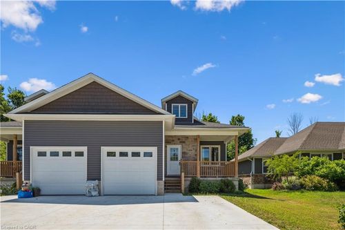 22 Ann St S, Clifford, ON, N0G1M0 | Card Image