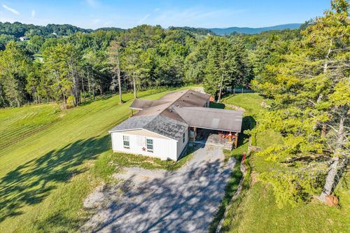 2233 Gravel Hill Rd, Troutville, VA, 24175-3619 | Card Image