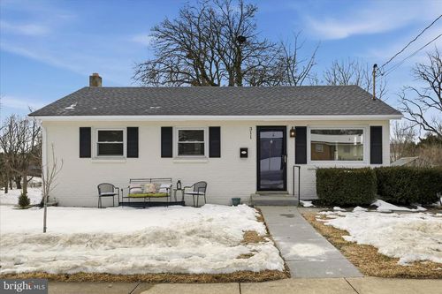 311 S Buckmarsh St, BERRYVILLE, VA, 22611-1211 | Card Image