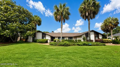 8166 Hunters Grove Rd, Jacksonville, FL, 32256-7234 | Card Image