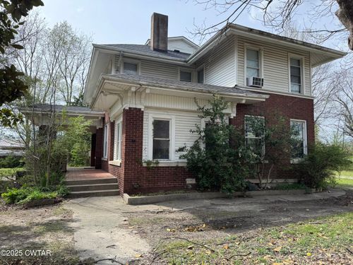 704 Finley St, Dyersburg, TN, 38024-4529 | Card Image