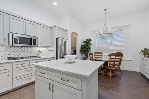 109 Diablo Dr, Burleson, TX, 76028-6594 | Card Image